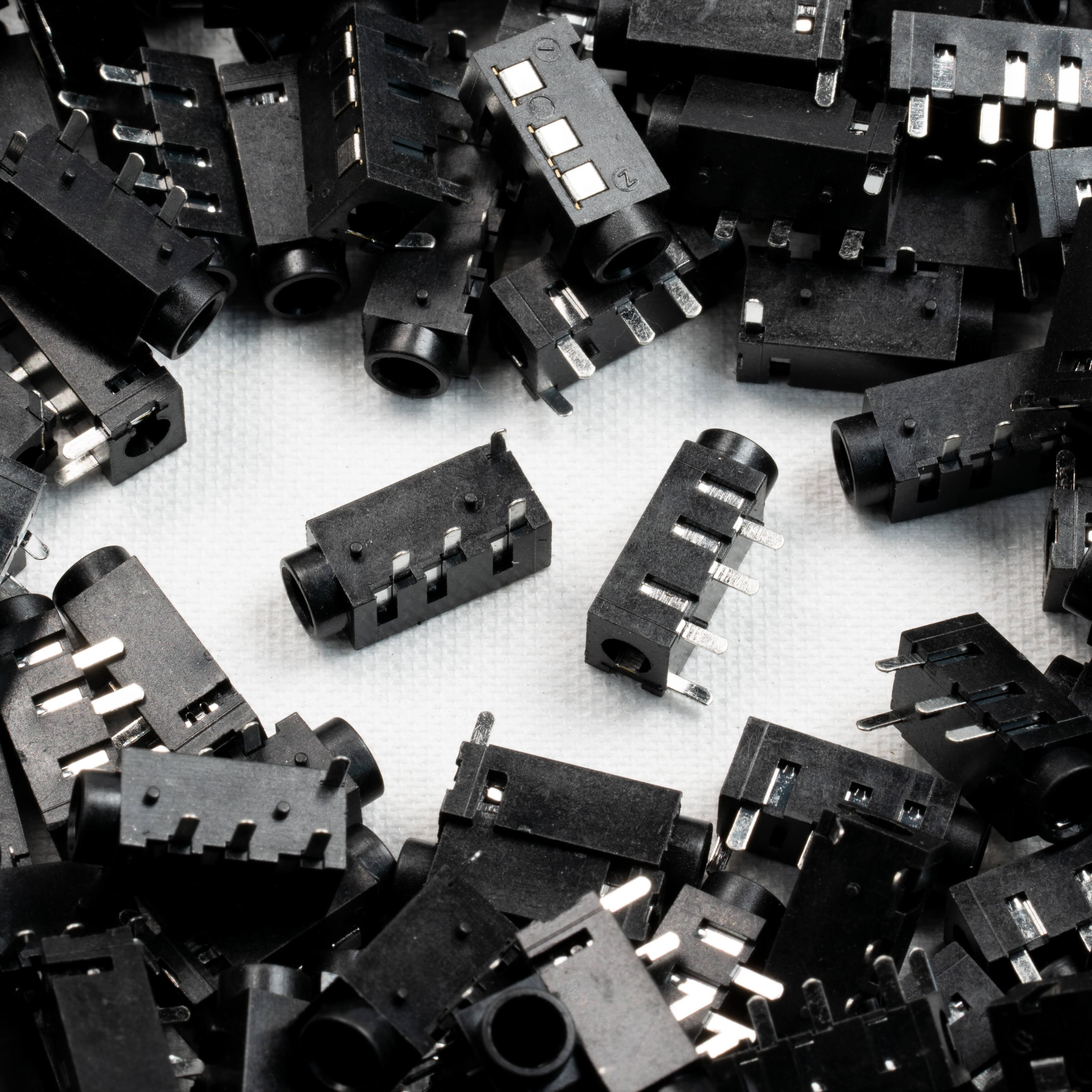 TRRS connector
